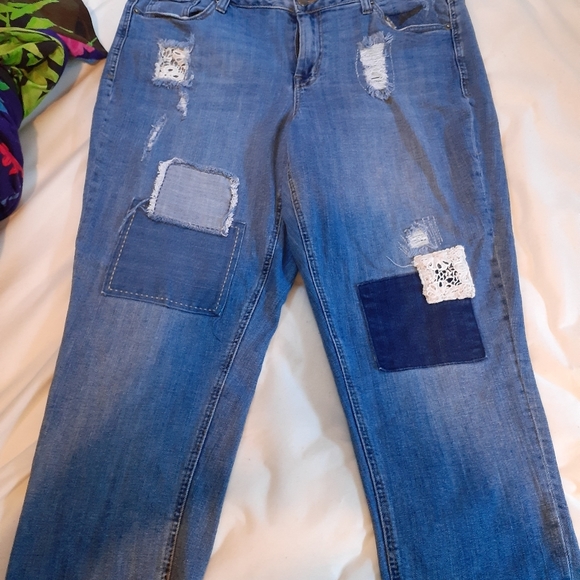 Capris - Picture 1 of 2